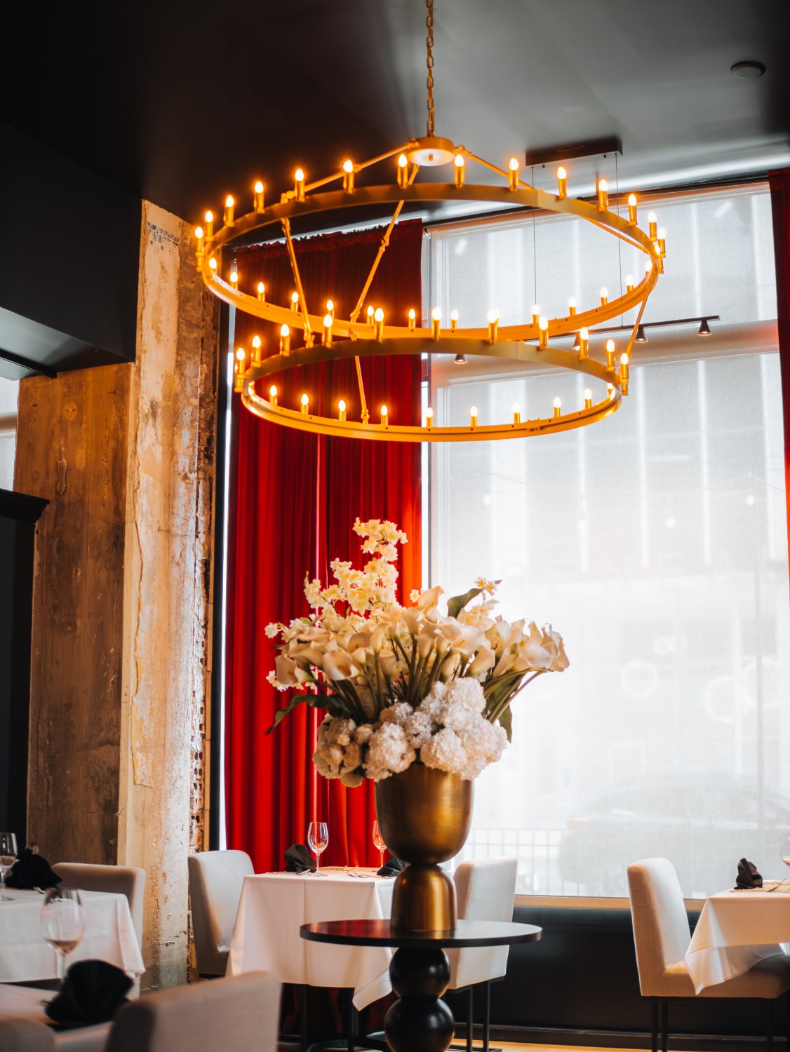 Table 33 dinner service film